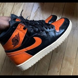 Shattered Backboard 3.0 
Size 7 
No box 
Worn once